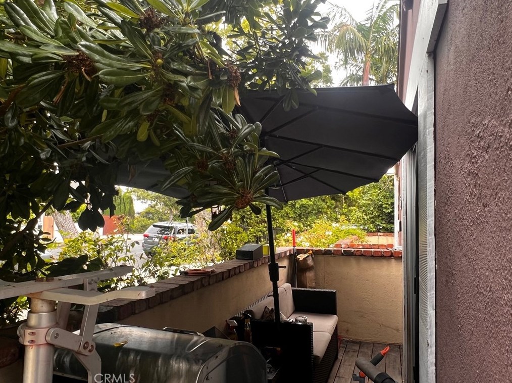 6638 Lindenhurst Ave, Los Angeles CA 90048-4732 exterior