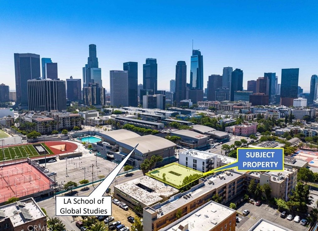 275 Lucas Ave, Los Angeles CA  90017-2062 exterior