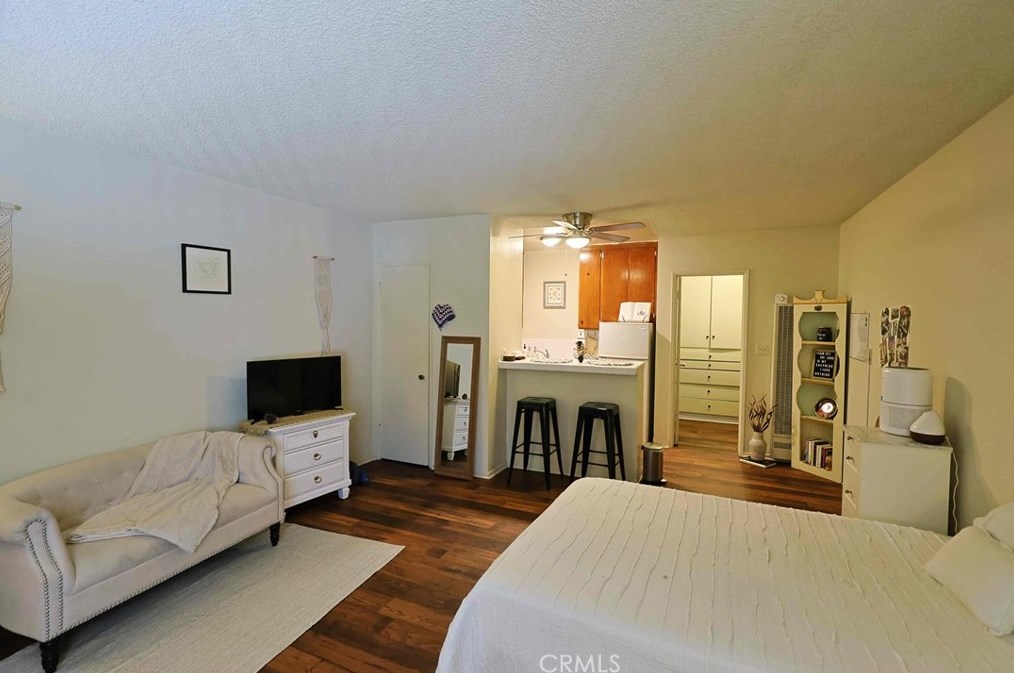 275 Lucas Ave, Los Angeles CA  90017-2062 exterior
