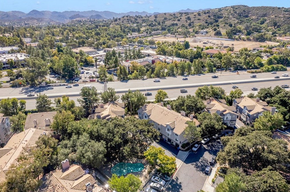 3326 Holly Grove St, Thousand Oaks CA  91362-3363 exterior