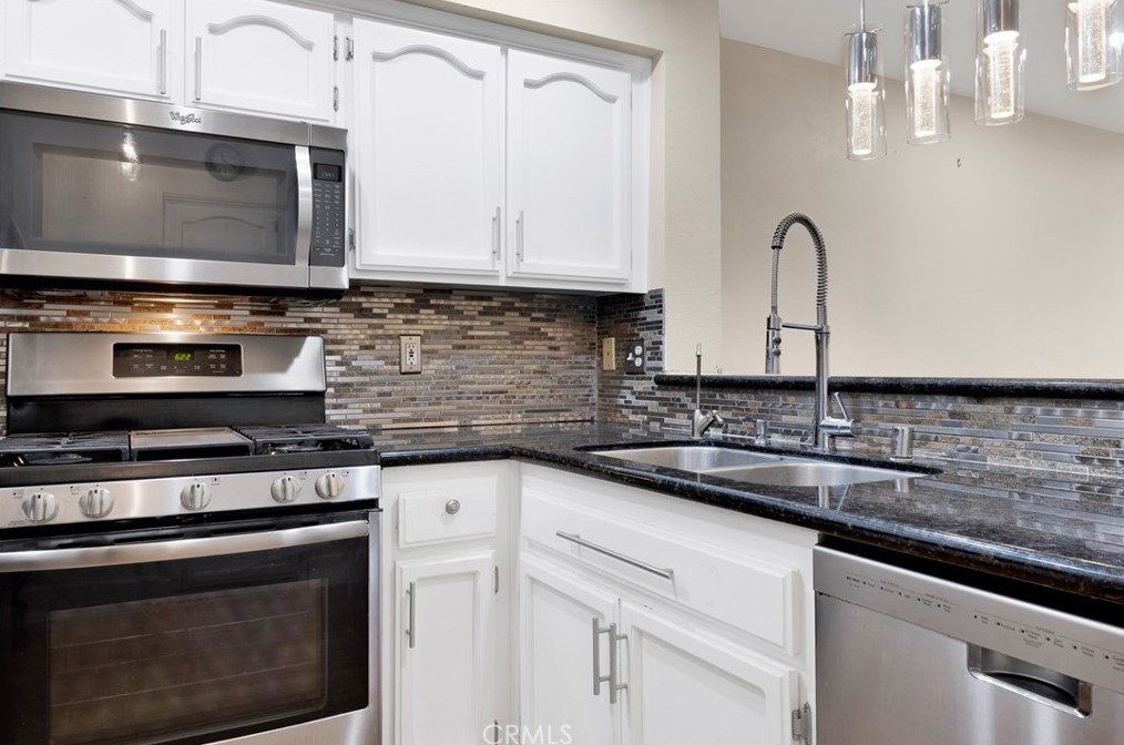 3326 Holly Grove St, Thousand Oaks CA  91362-3363 exterior