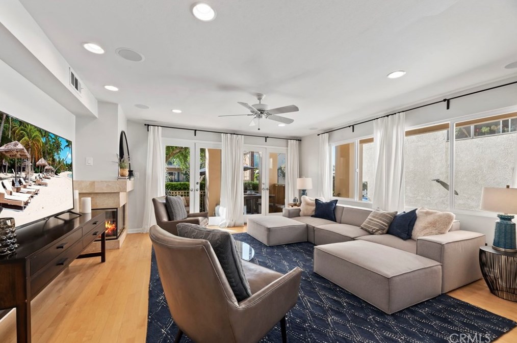 210 Whiting St #e, El Segundo, CA 90245