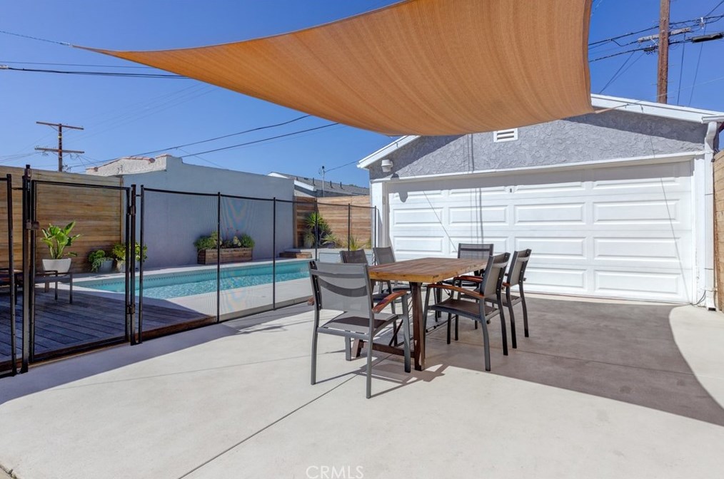 4027 60th St, Los Angeles CA  90043-3636 exterior