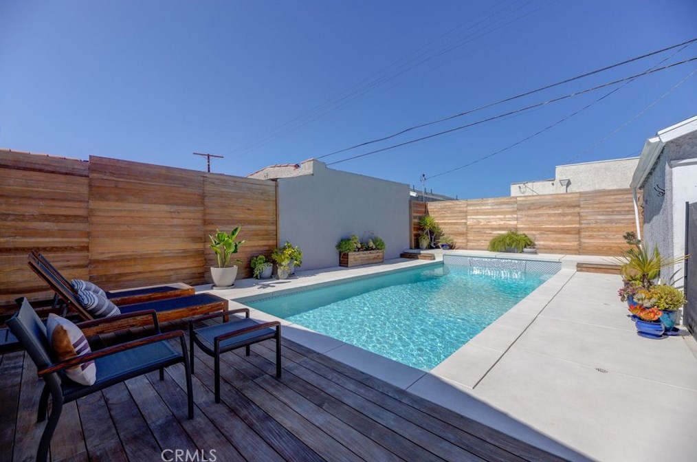 4027 60th St, Los Angeles CA  90043-3636 exterior