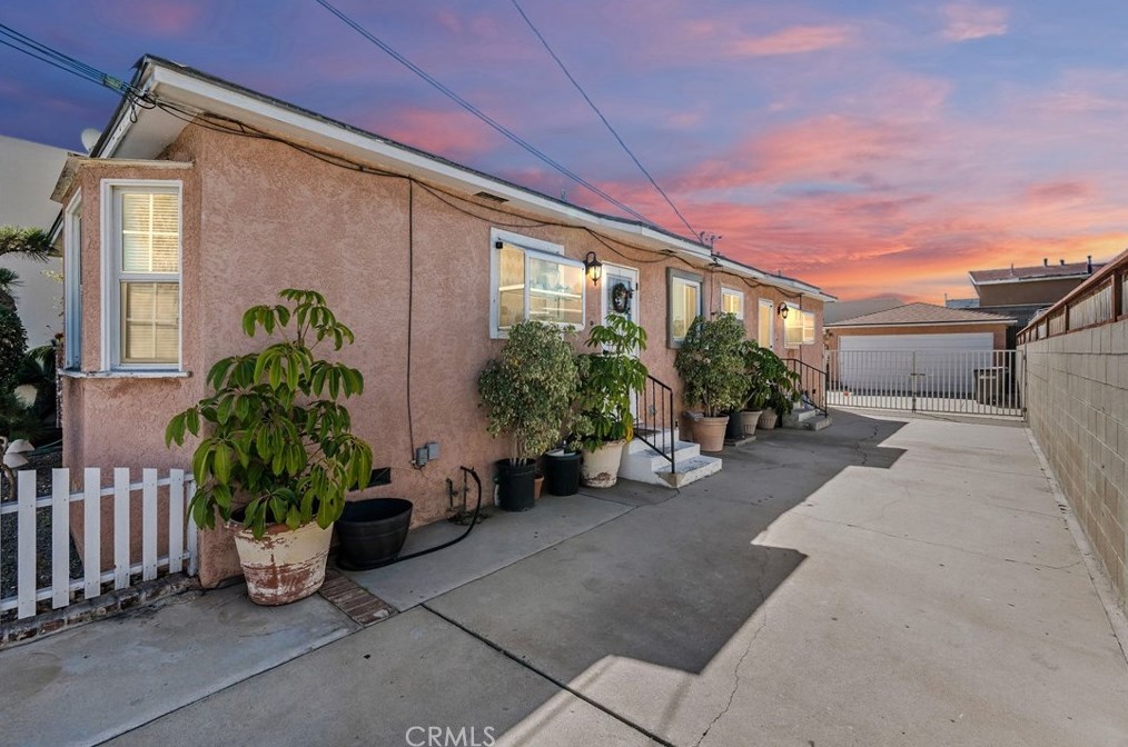 1022 W 168th St, Gardena, CA 90247