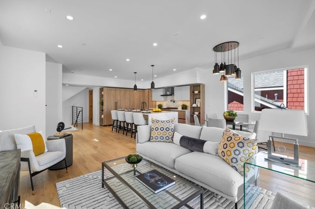 126 1st St, Hermosa Beach, CA 90254