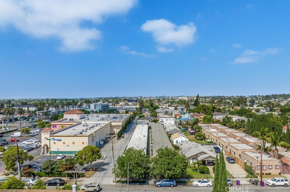 345 20th St, Long Beach CA  90806-4910 exterior