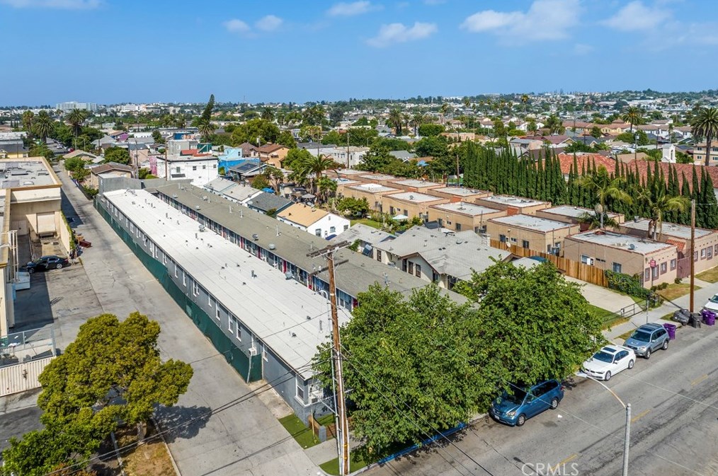 345 20th St, Long Beach CA  90806-4910 exterior