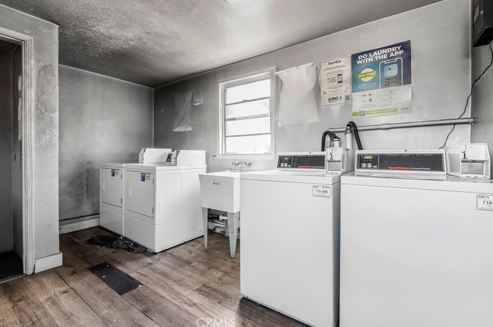 345 20th St, Long Beach CA  90806-4910 exterior