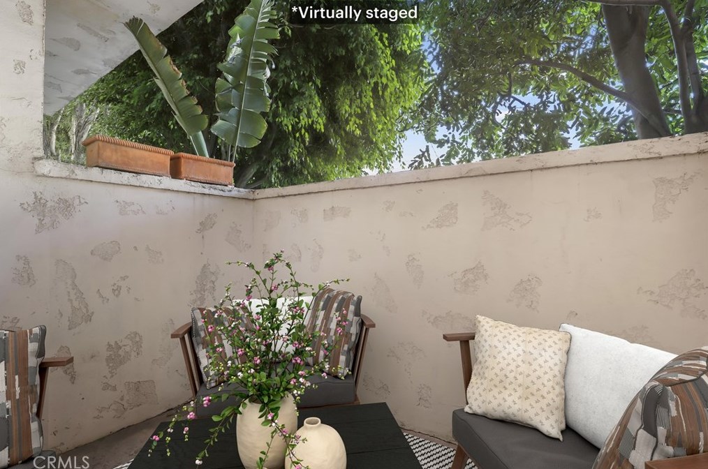 2137 Colby Ave, Los Angeles CA  90025-6207 exterior