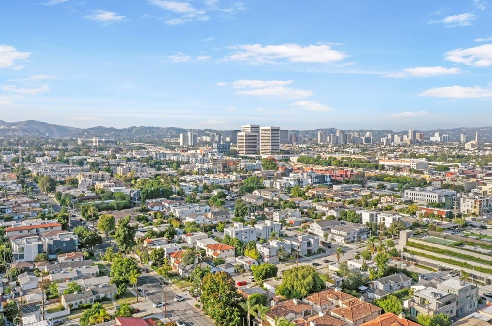 2137 Colby Ave, Los Angeles CA  90025-6207 exterior