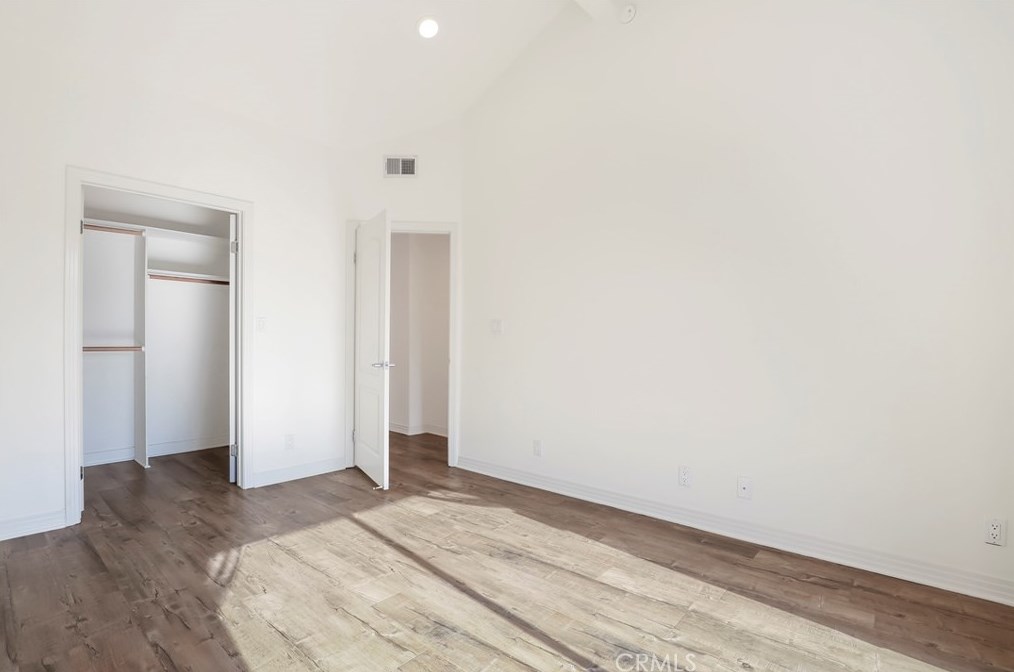 2137 Colby Ave, Los Angeles CA  90025-6207 exterior