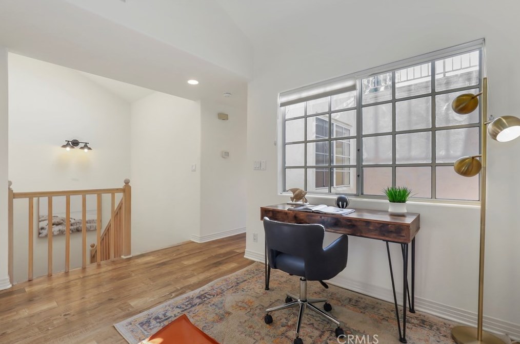 2137 Colby Ave, Los Angeles CA  90025-6207 exterior