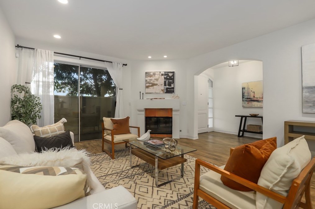 2137 Colby Ave, Los Angeles CA  90025-6207 exterior