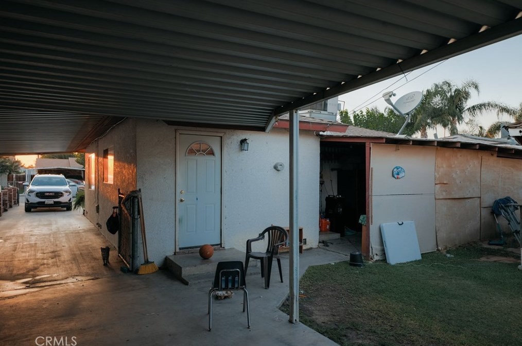 10609 Santa Ana St, Lamont, CA 93241