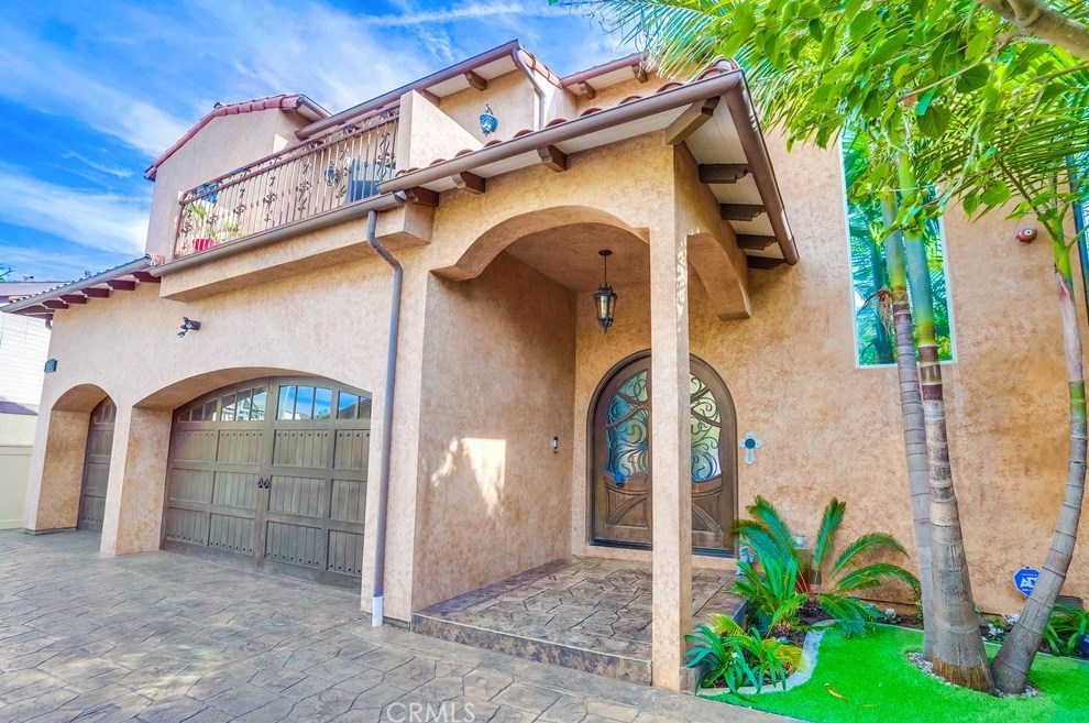 704 Vincent Park, Redondo Beach, CA 90277-3126