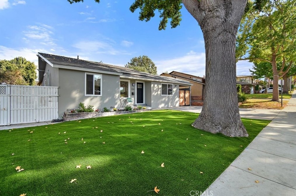 726 Lomita St, El Segundo, CA 90245-3107