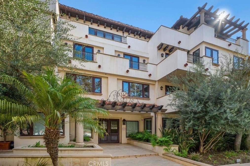 140 Oakhurst Dr, Beverly Hills, CA 90210-5505