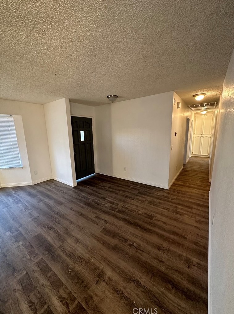 15570 Erie Rd, Apple Valley, CA 92307-3230