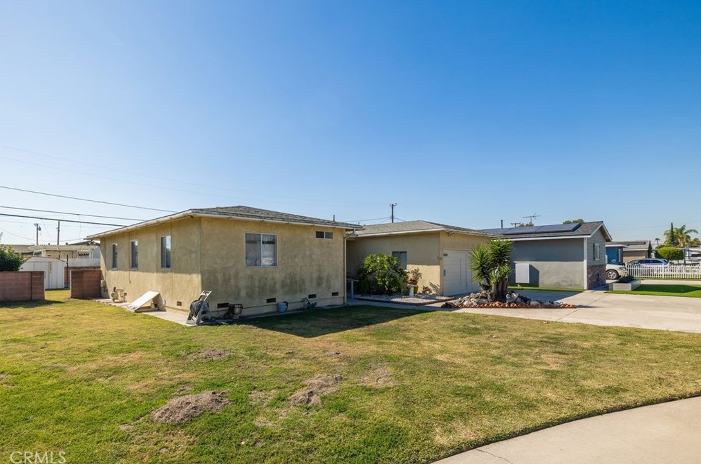 6202 Camphor Ave, Westminster, CA 92683-3506