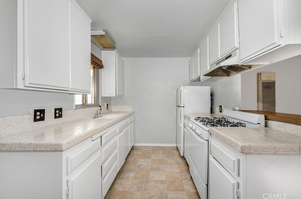 945 Main St, El Segundo CA 90245-2363 exterior