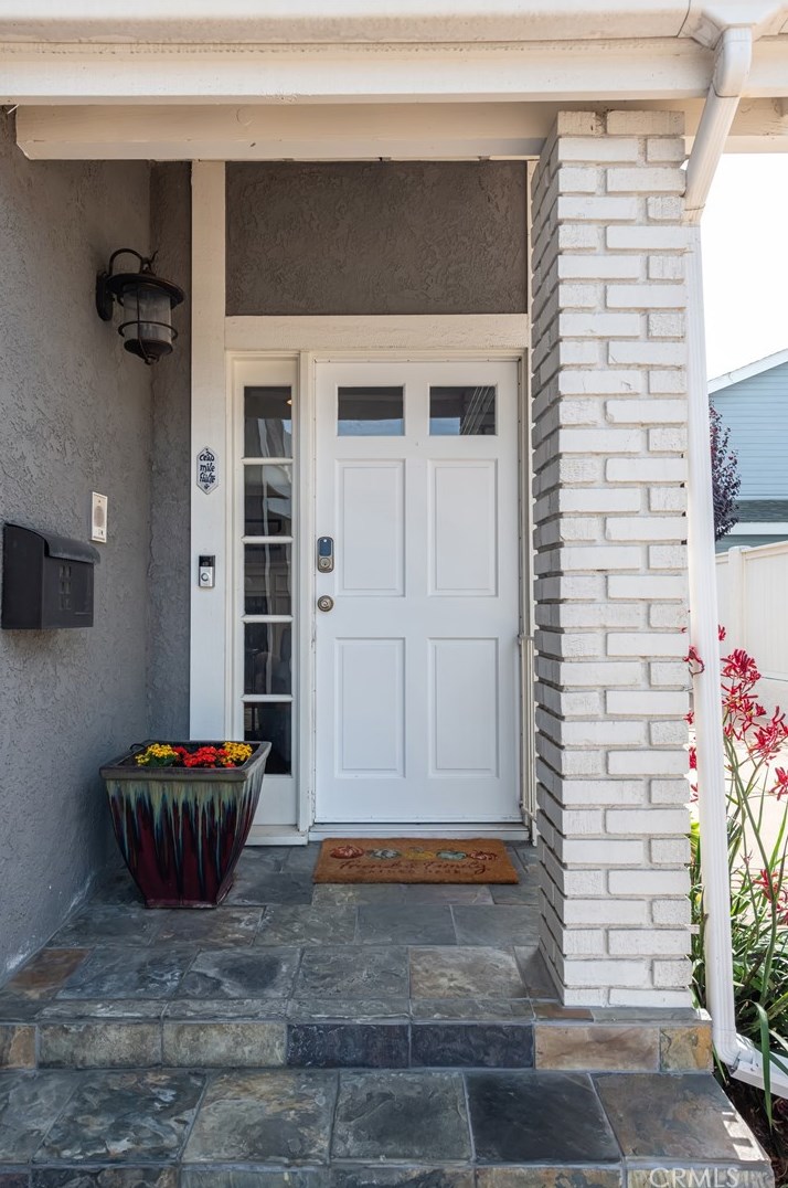 1814 Huntington Ln, Redondo Beach, CA 90278-4116