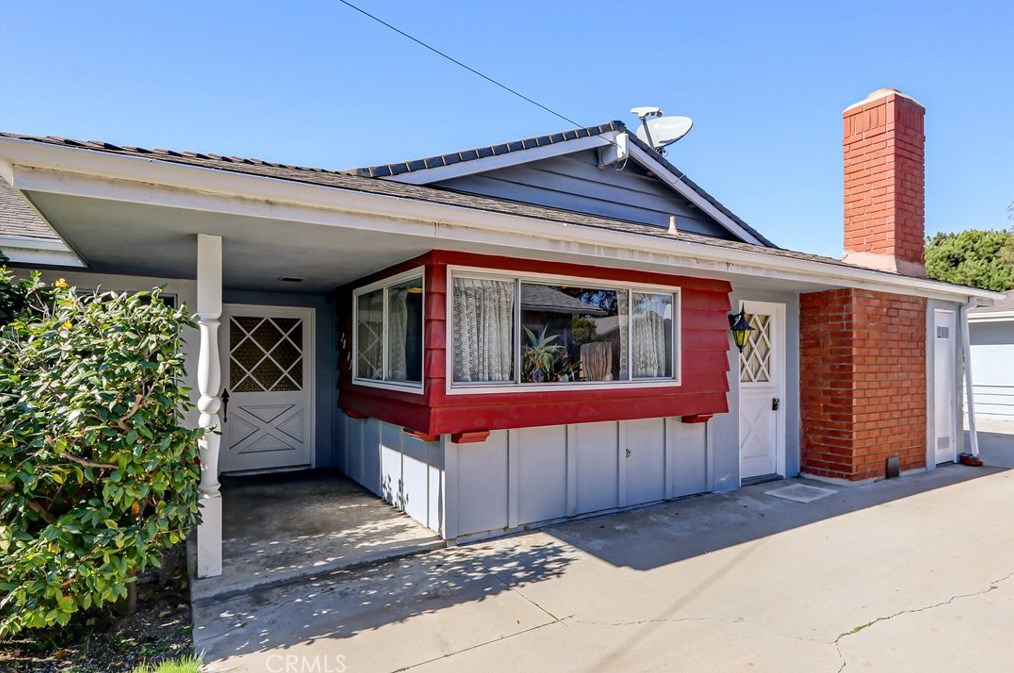 2043 238th St, Torrance, CA 90501-6114