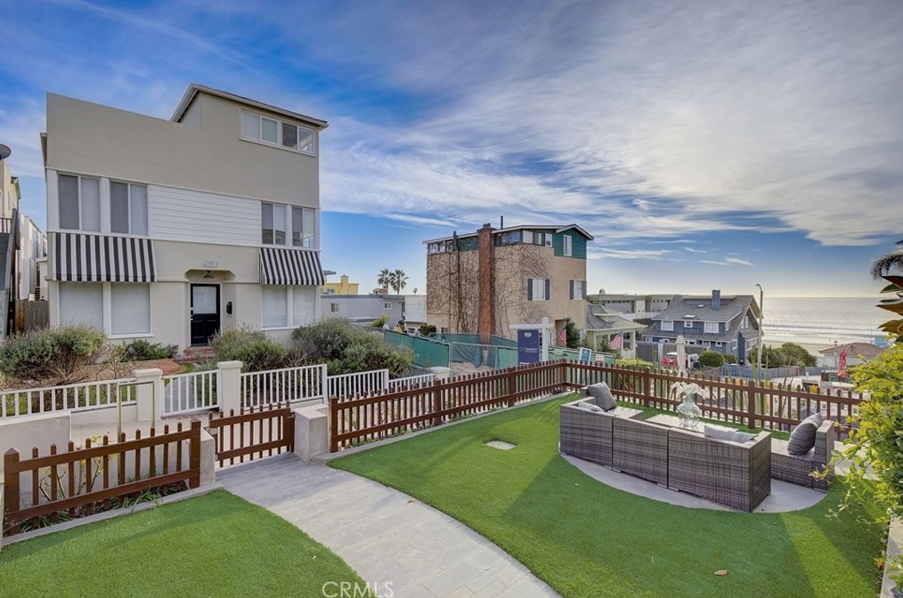 129 Eighth St, Manhattan Beach, CA 90266