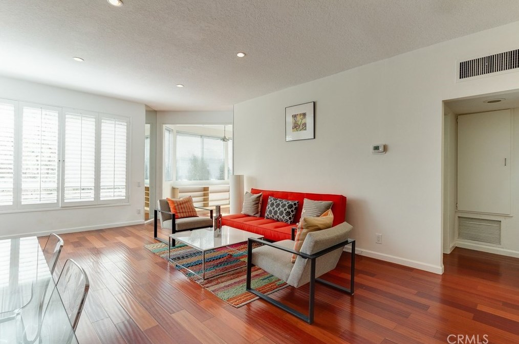 8960 Cynthia St #103, Los Angeles, CA 90069