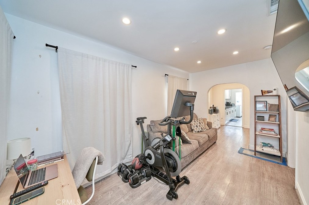 146 45th St, Los Angeles CA  90011-3470 exterior