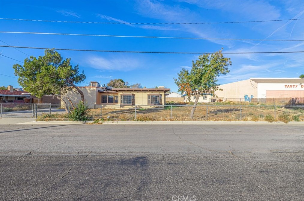 42721 45th St, Lancaster, CA 93536