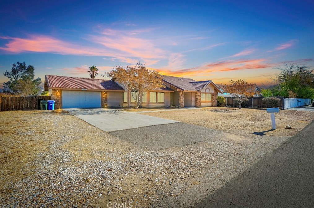 13561 Coachella Rd, Apple Valley, CA 92308-6022