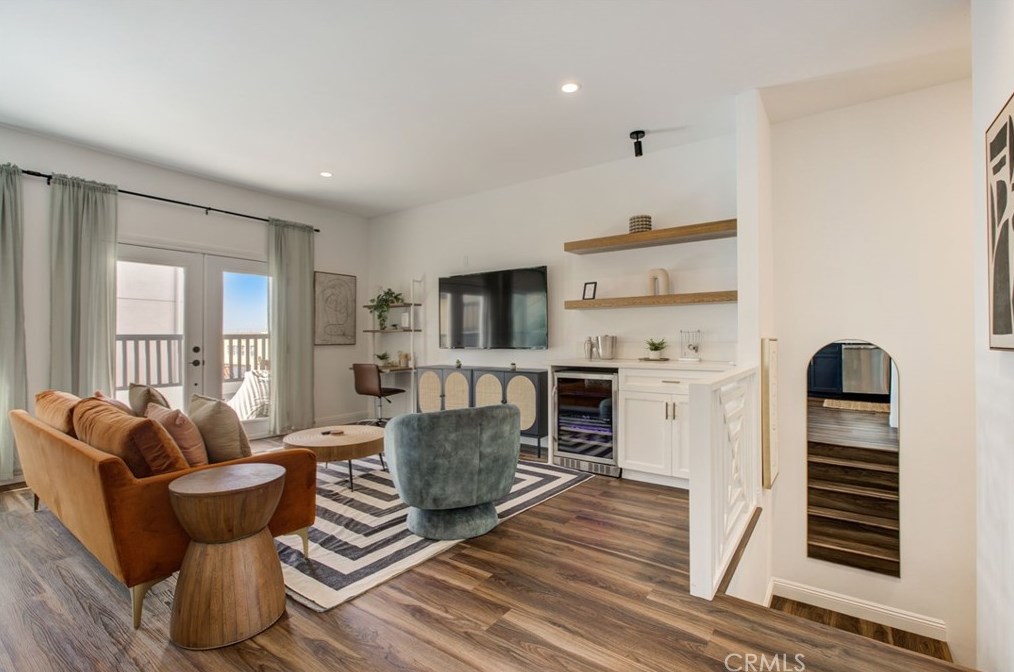 1503 Loma Dr, Hermosa Beach, CA 90254