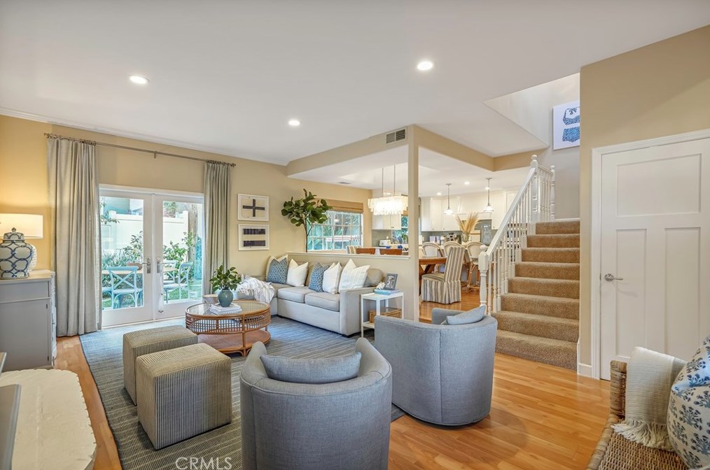 2206 Huntington Ln, Redondo Beach, CA 90278-4311