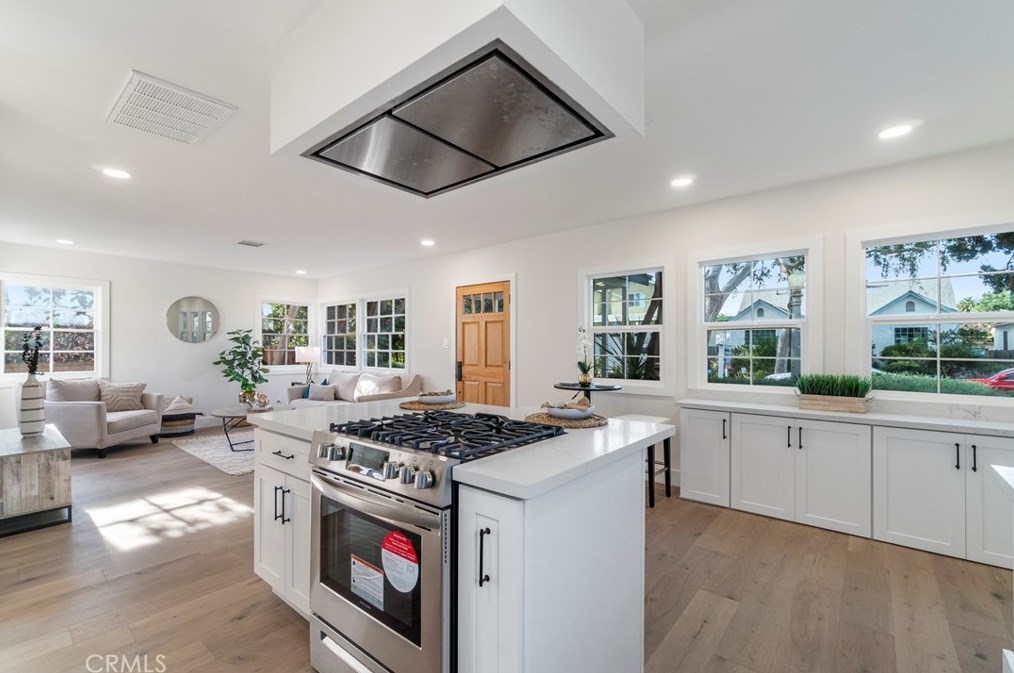 4054 Coolidge Ave, Los Angeles, CA 90066-5412