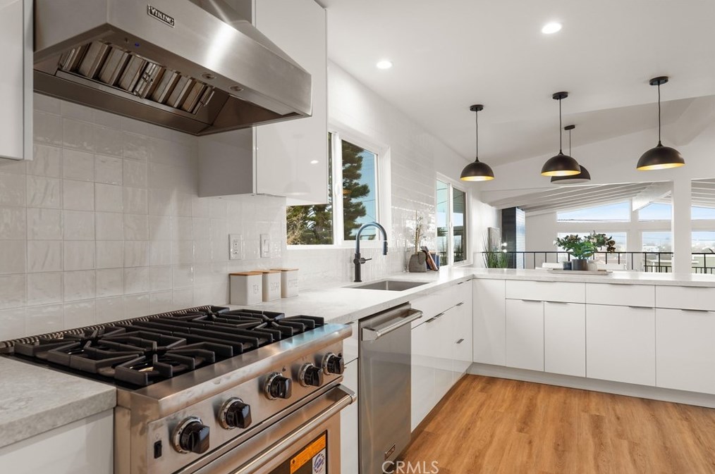 1727 Wollacott St, Redondo Beach CA  90278-2835 exterior