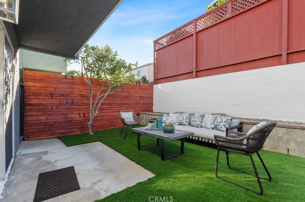 1727 Wollacott St, Redondo Beach CA  90278-2835 exterior