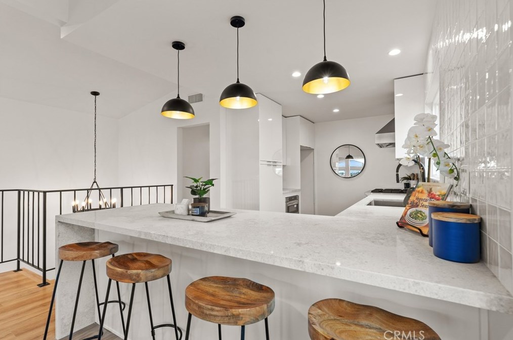 1727 Wollacott St, Redondo Beach CA  90278-2835 exterior