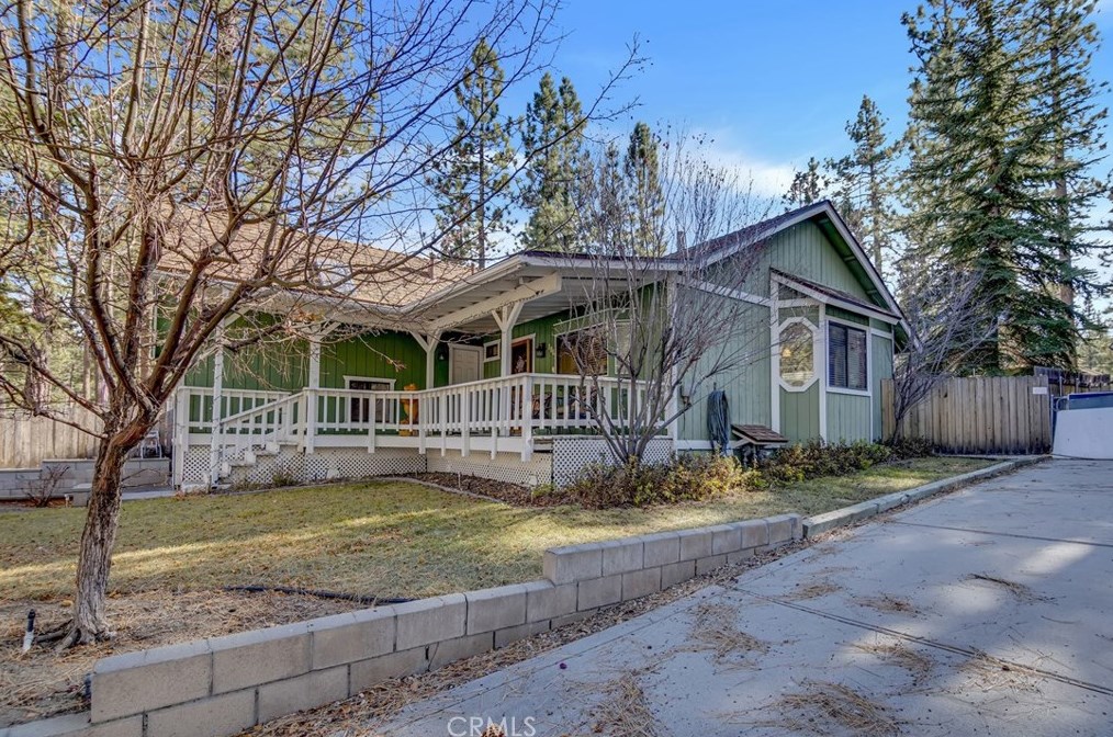 1112 Rainbow Blvd, Big Bear City, CA 92314