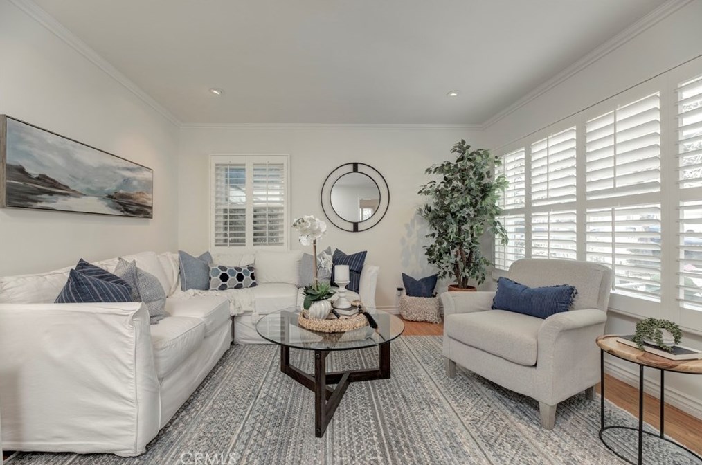 204 Walnut Ave, El Segundo CA  90245-2353 exterior