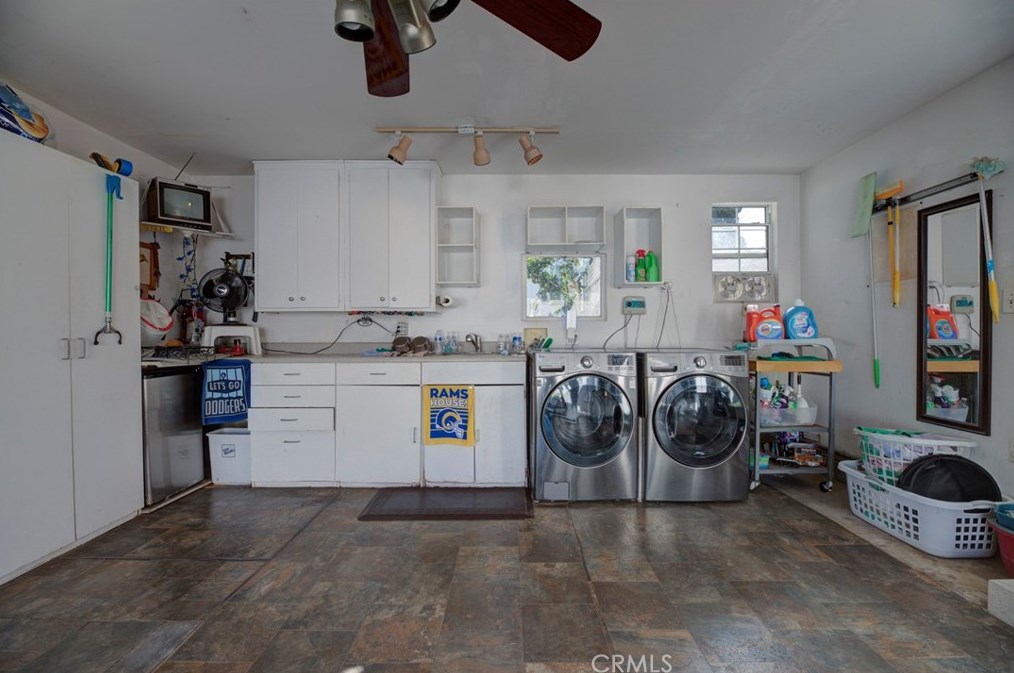 204 Walnut Ave, El Segundo CA  90245-2353 exterior