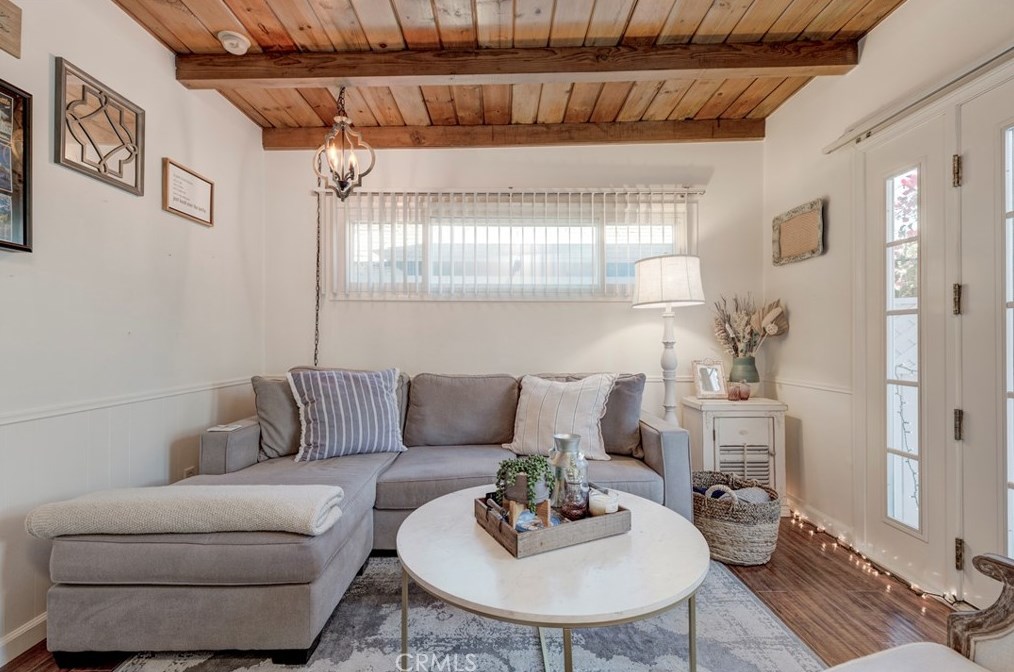 204 Walnut Ave, El Segundo CA  90245-2353 exterior