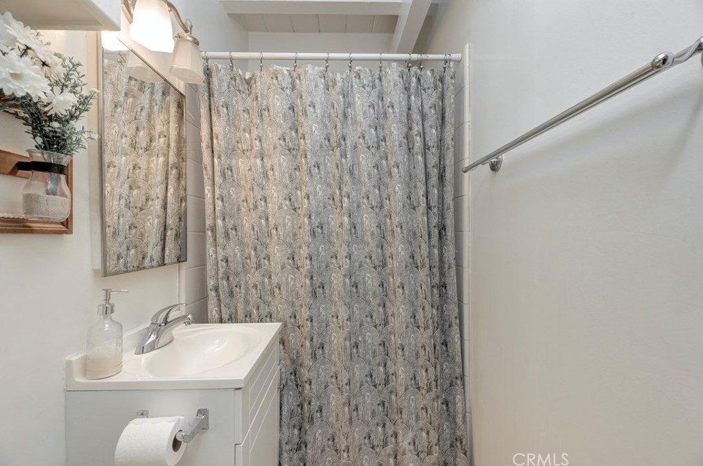 204 Walnut Ave, El Segundo CA  90245-2353 exterior