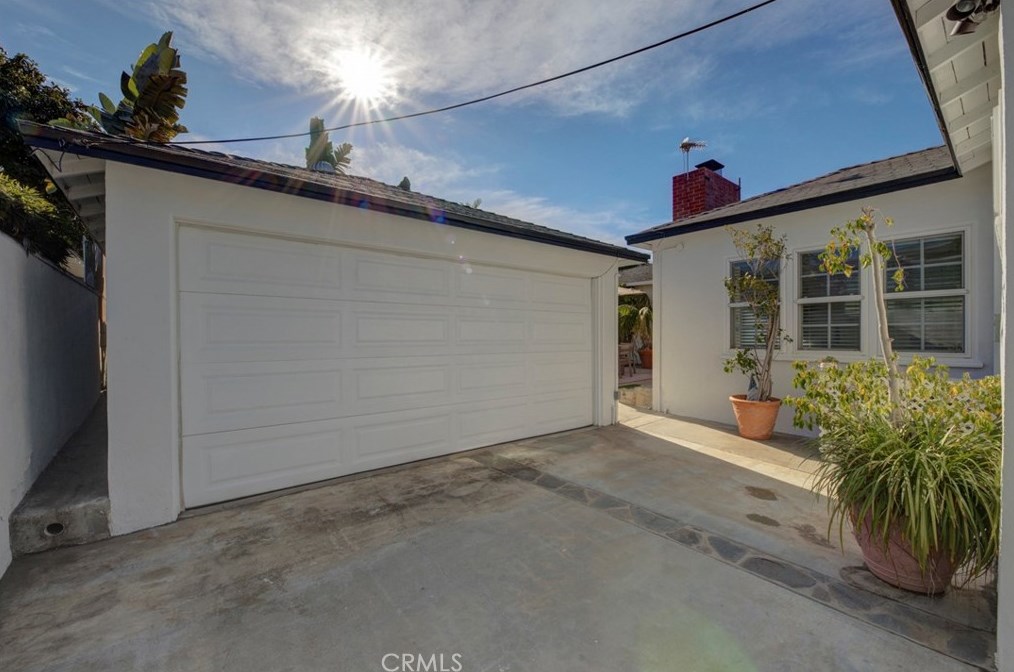 204 Walnut Ave, El Segundo CA  90245-2353 exterior