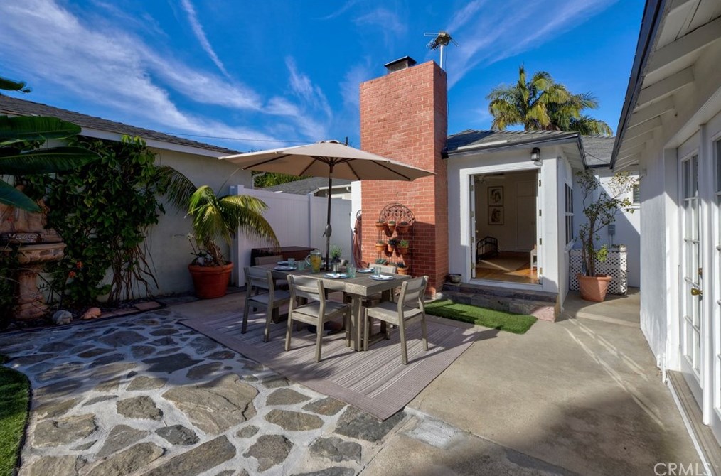 204 Walnut Ave, El Segundo CA  90245-2353 exterior