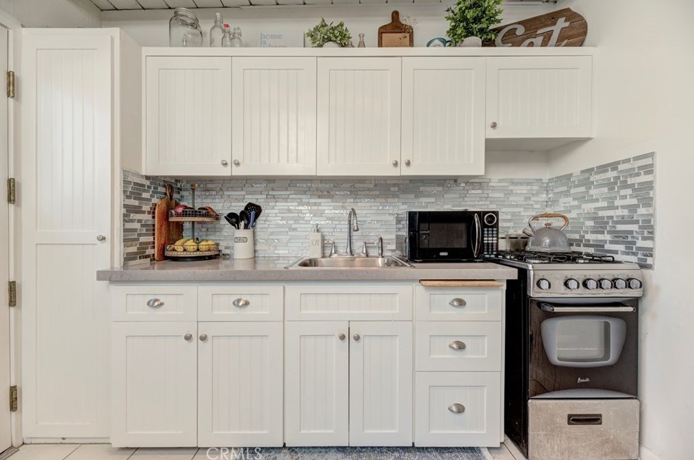 204 Walnut Ave, El Segundo CA  90245-2353 exterior