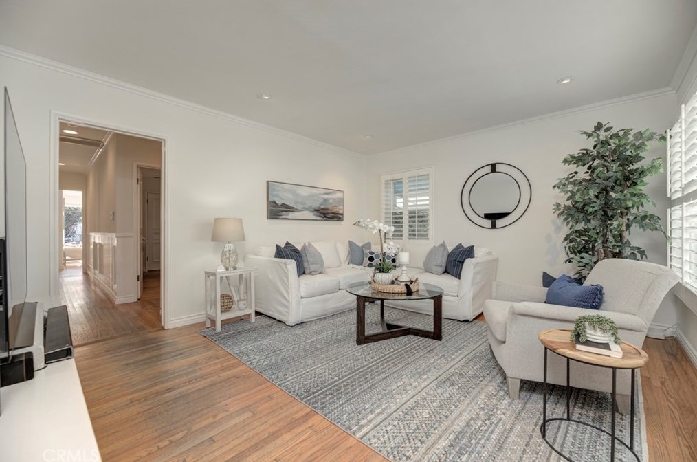 204 Walnut Ave, El Segundo CA  90245-2353 exterior