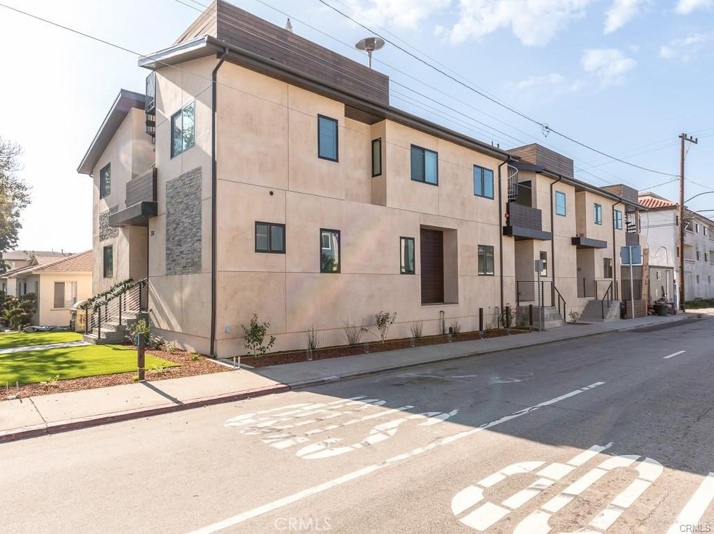 412 Grand Ave, El Segundo CA 90245-3903 exterior