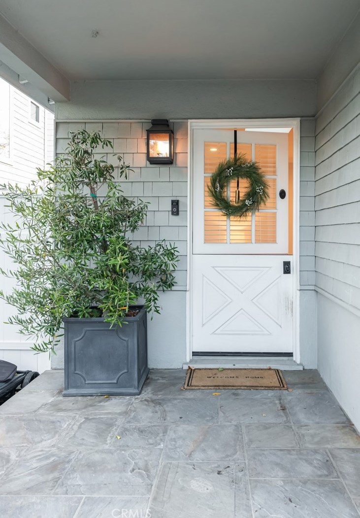 2825 N Valley Dr, Manhattan Beach, CA 90266