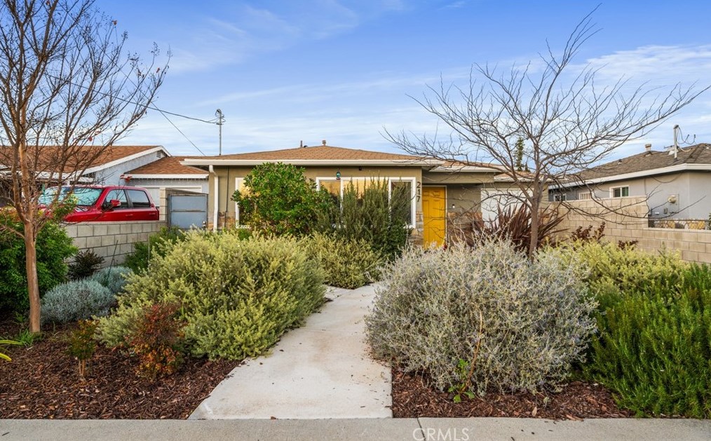 217 214th St, Long Beach, CA 90745-2013